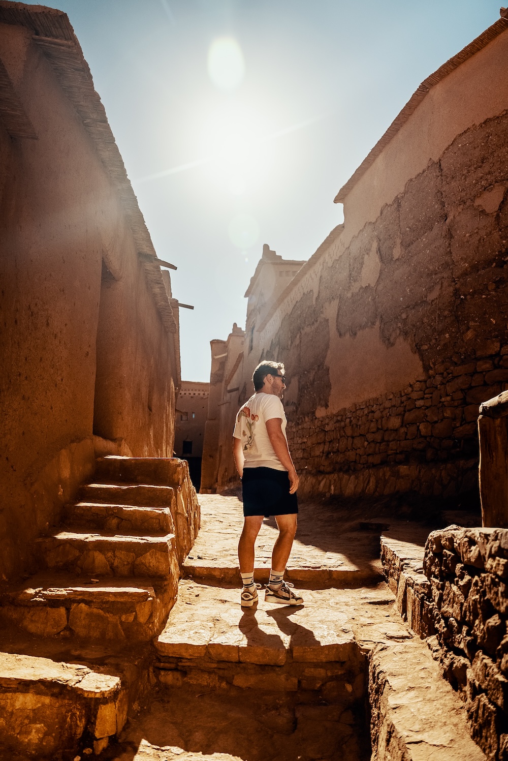 Ait Ben Haddou, wandelen door steegje