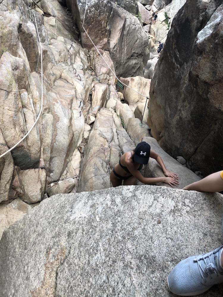 Ba Ho Waterfalls bij Nha Trang klimmen