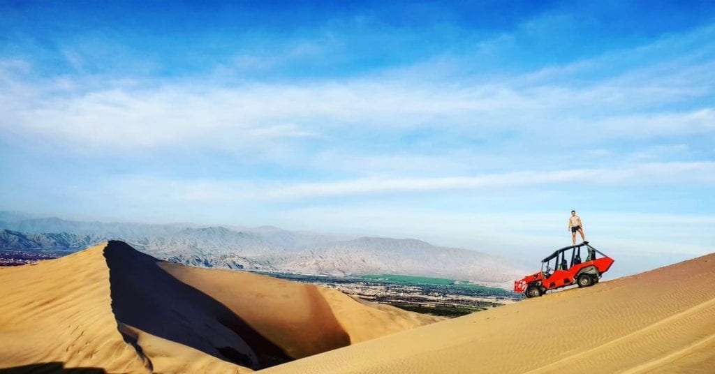 Backpacken Zuid-Amerika of Zuid-Oost Azie Sanboarden Huacachina