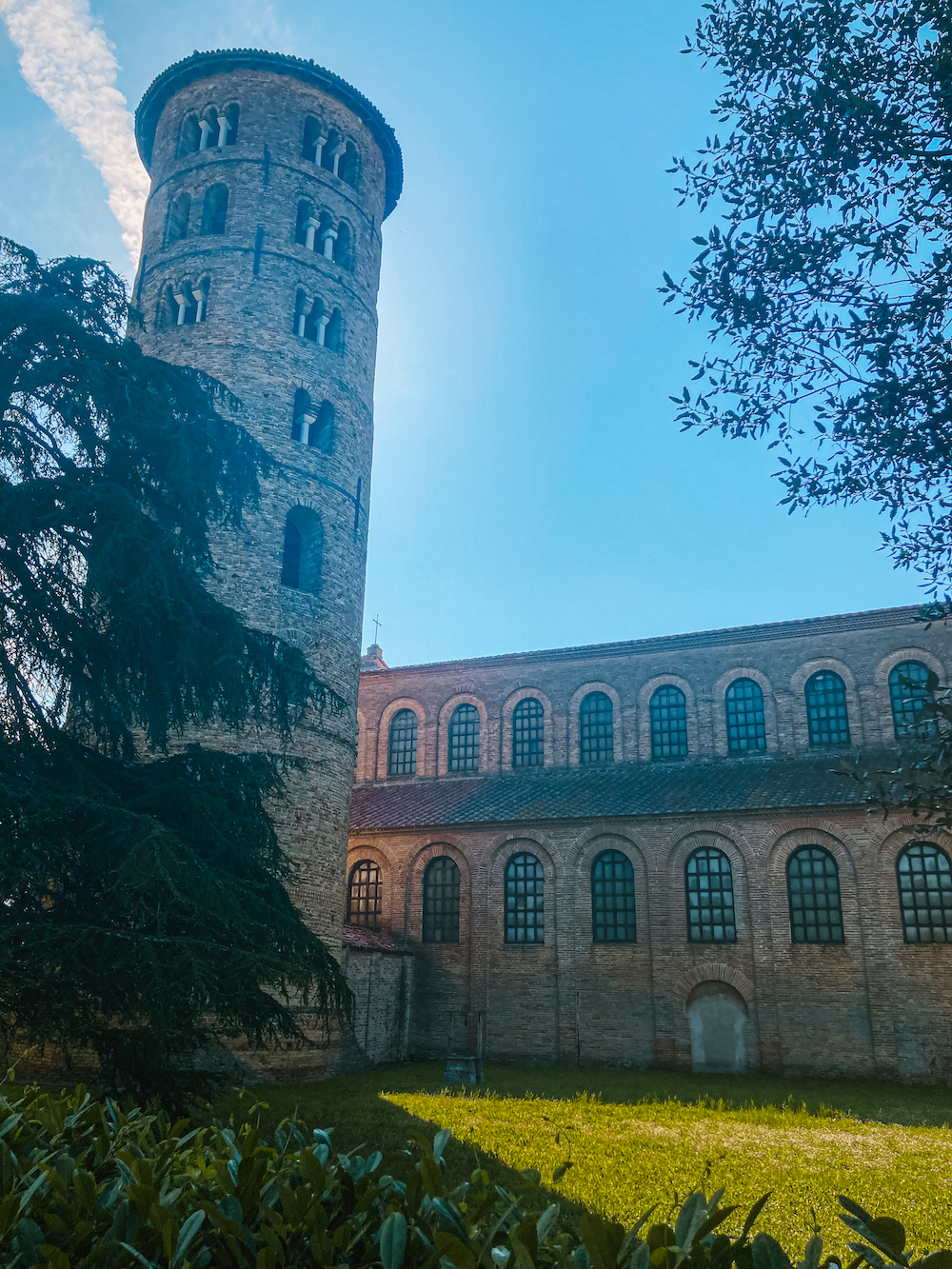 Basilica S. Apolinare in Classe met tuin