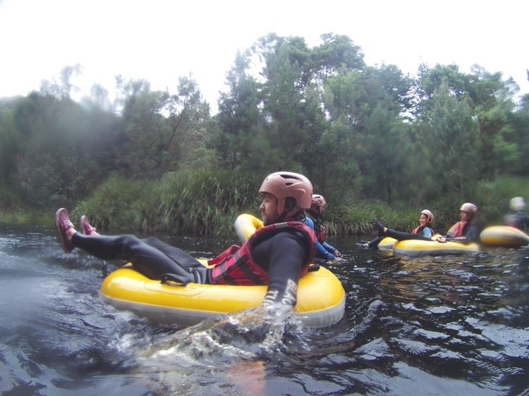 Black water tubing storms river zuida afrika-2