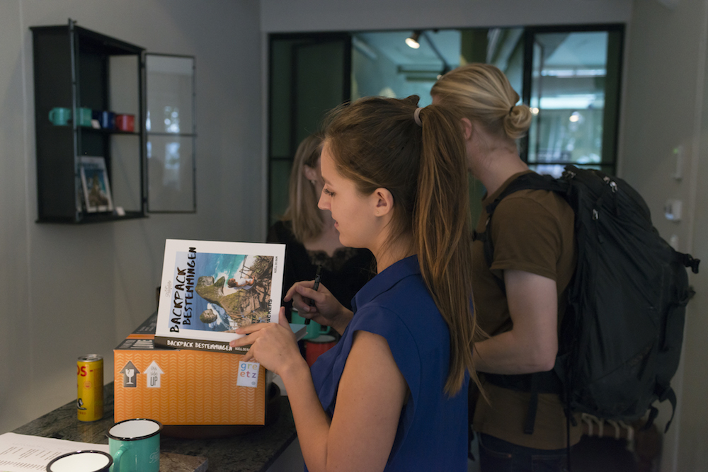 Boekpresentatie-Backpack-Bestemmingen-Signeren