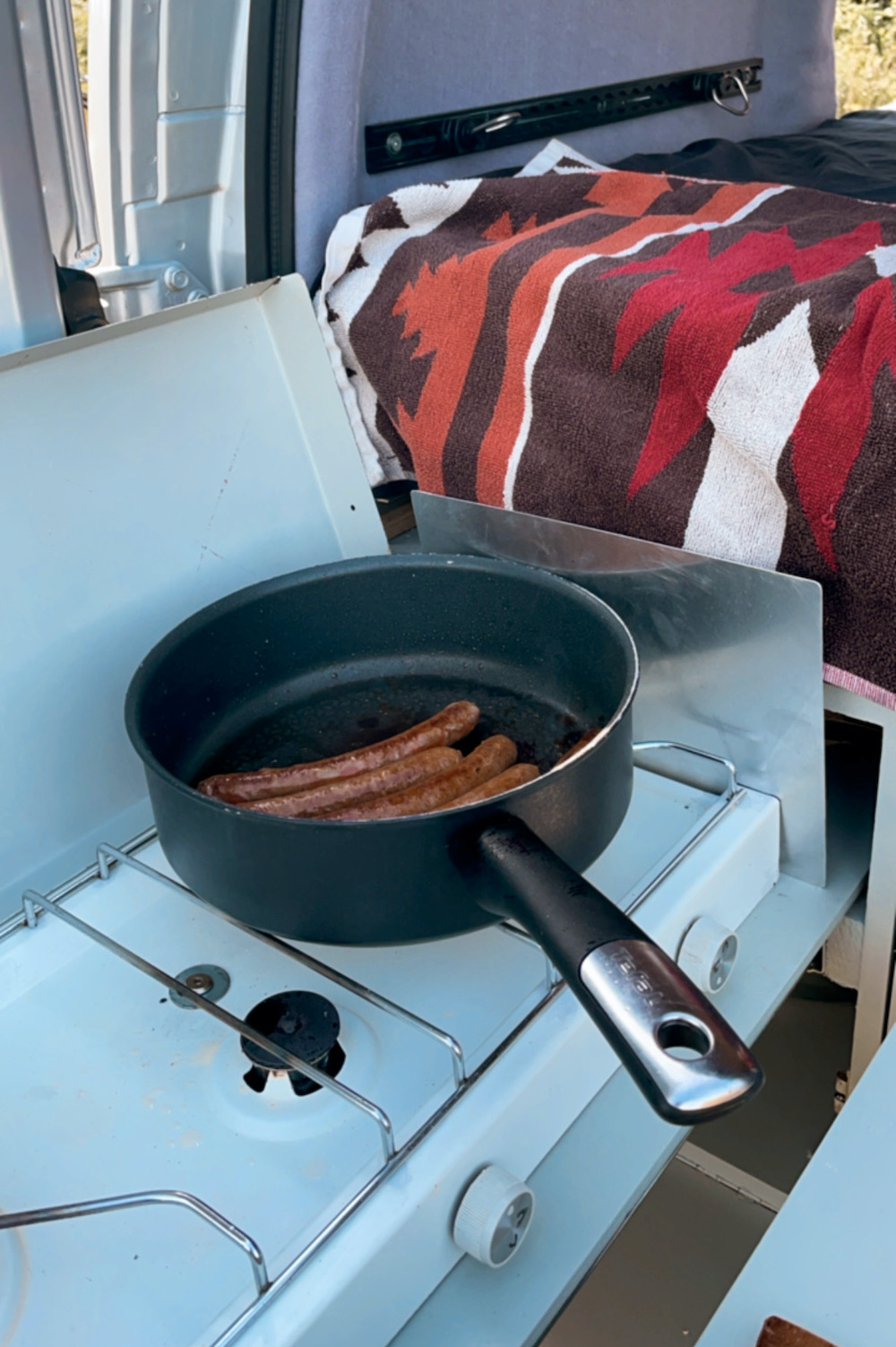 Camper keuken koken op reis