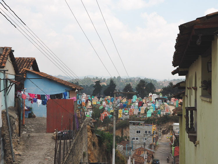 Cementerio De Chichicastenango guatemala