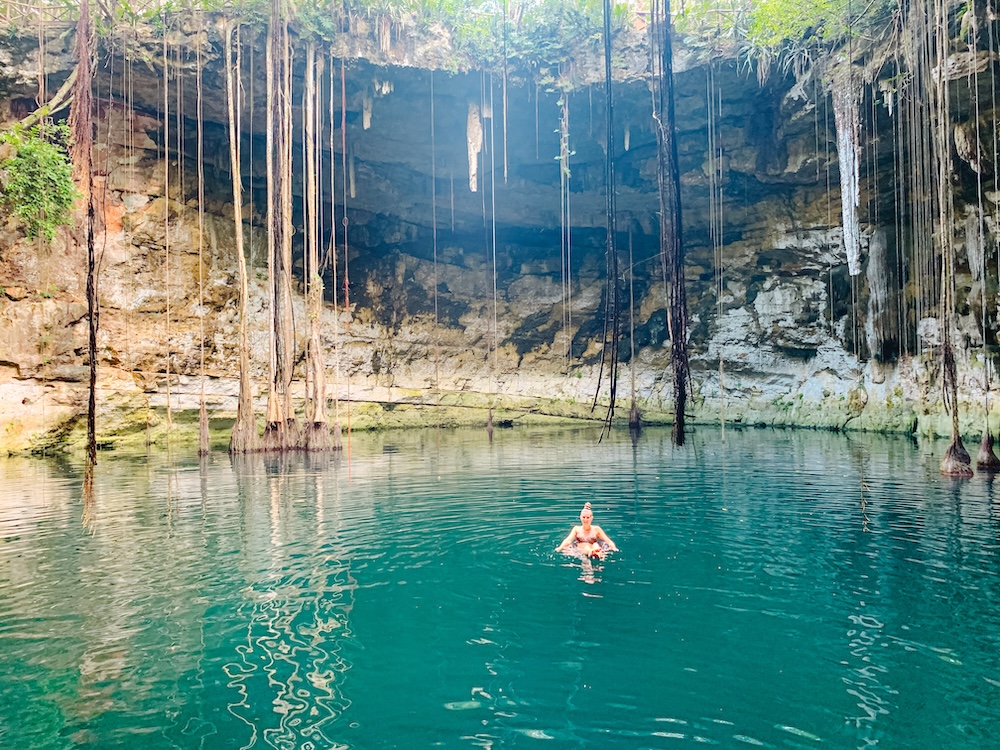 Cenote Secreto Maya