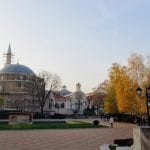 Citytrip Sofia Moskee (met markthal en synagoge op achtergrond)