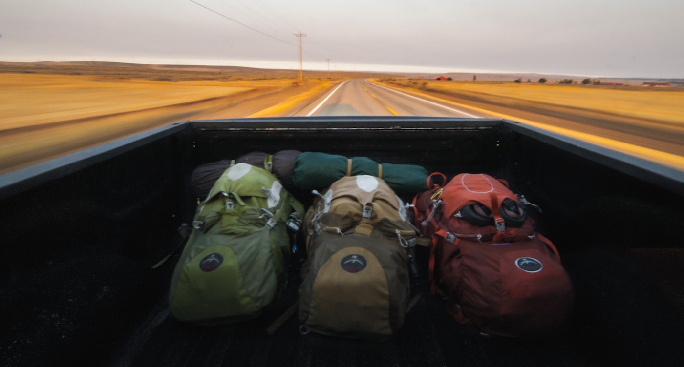 Maak een bed Lam Onbemand Een flightbag voor je backpack kopen, wanneer is dat handig? |  WeAreTravellers