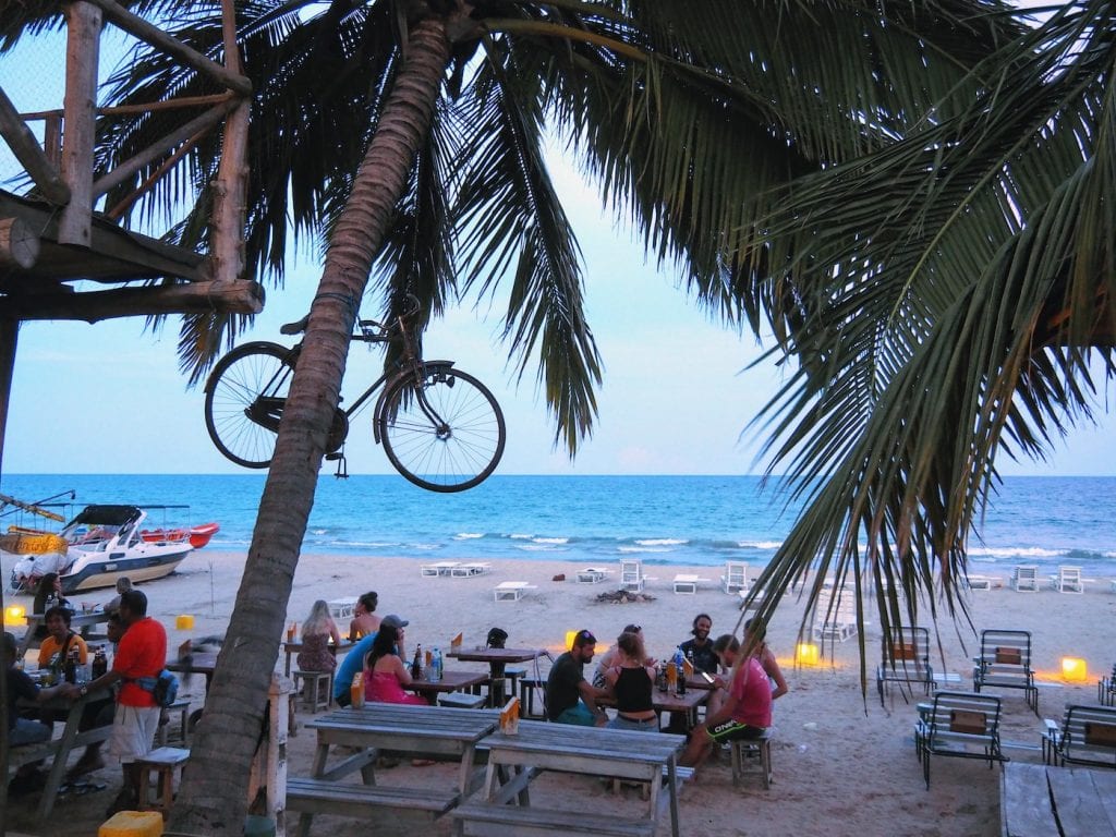 Hidden places Sri Lanka Uppuveli Fernando's bar