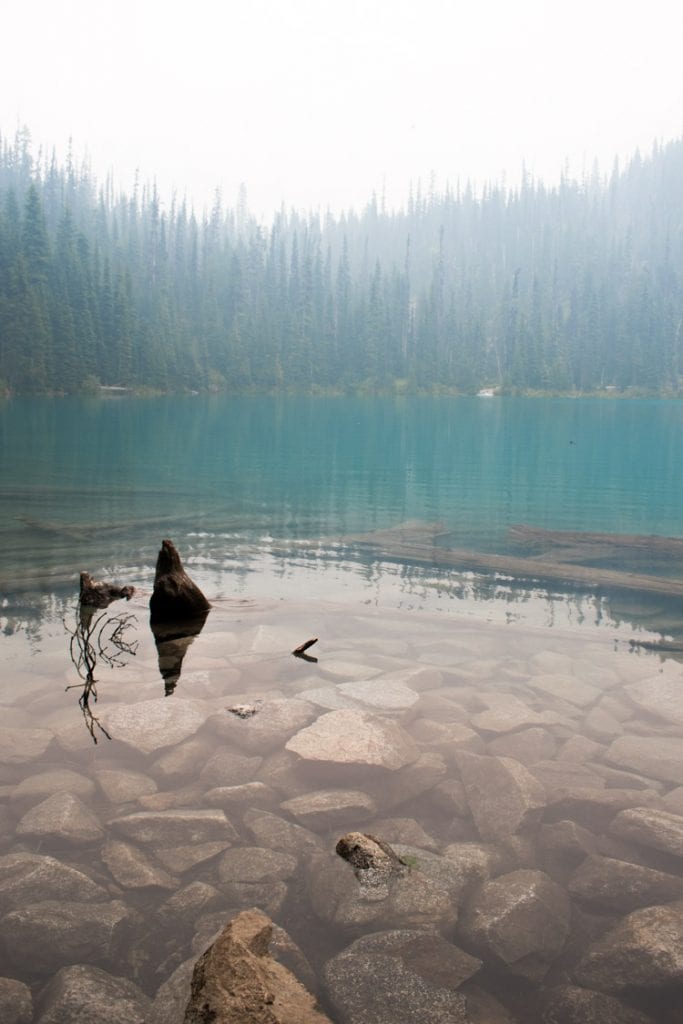 Joffre lakes middle lake