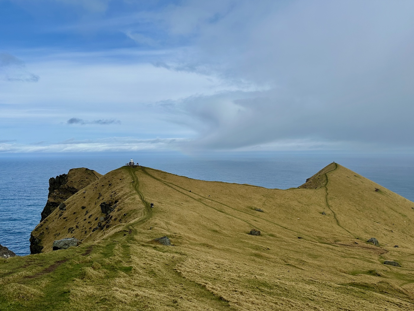 Kalsoy, Lighthouse hike