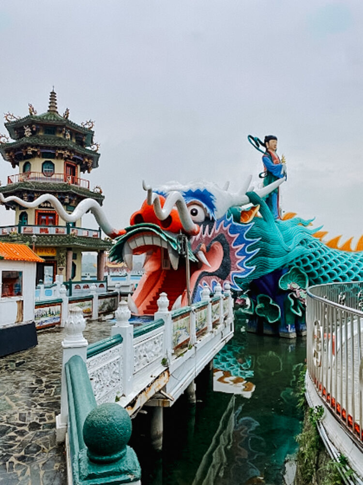 Kaohsiung dragon tiger tempel