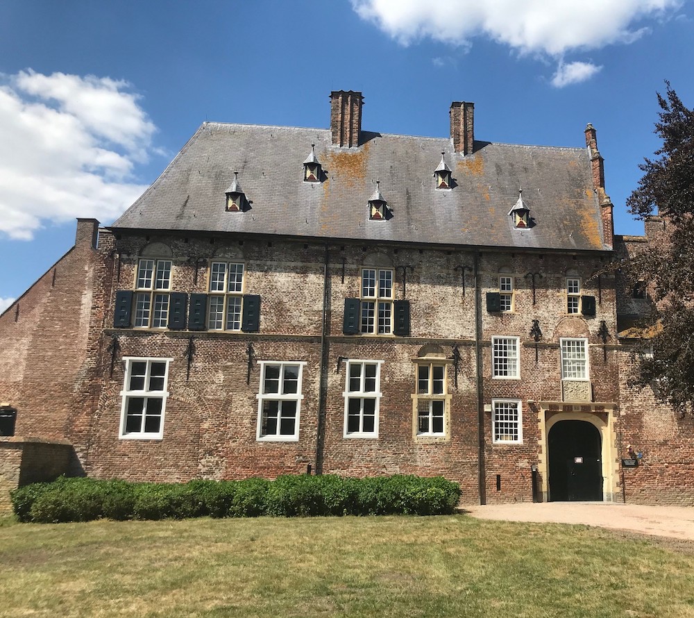 Land van Maas en Waal, Kasteel Hernen