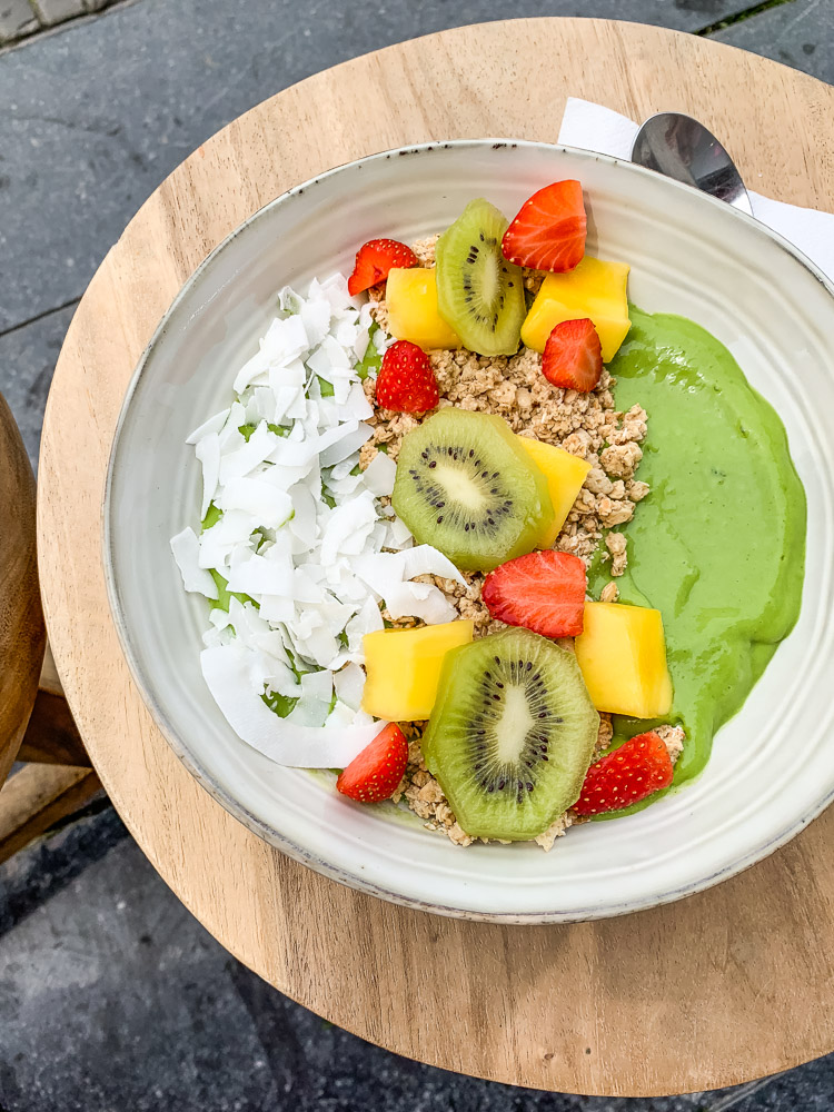 Loua Juicebar Utrecht green power bowl