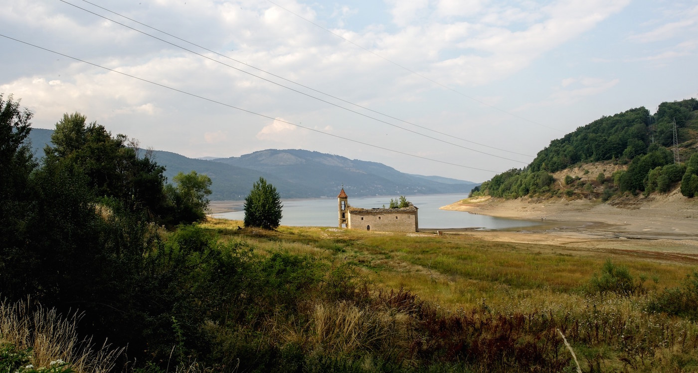 Macedonie Mavrovo Meer kerkje