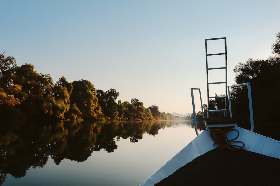 Met de boot op Lake Skadar