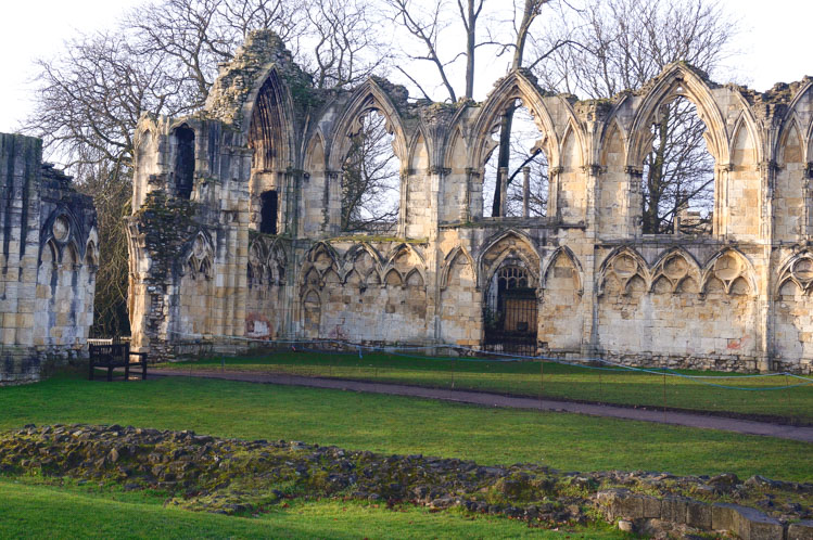 Minicruise York Museum gardens ruines