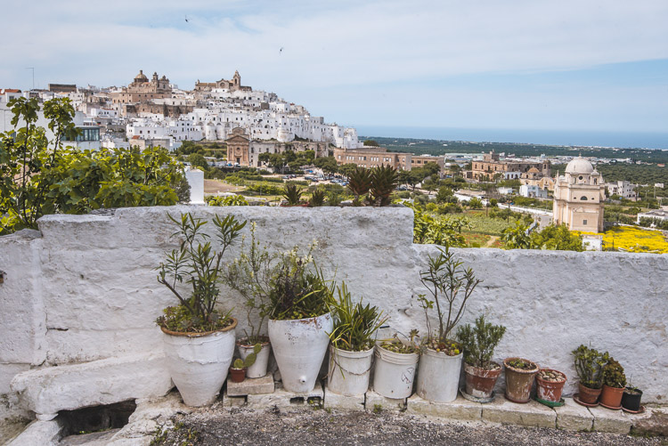 Ostuni vanaf een afstandje puglia