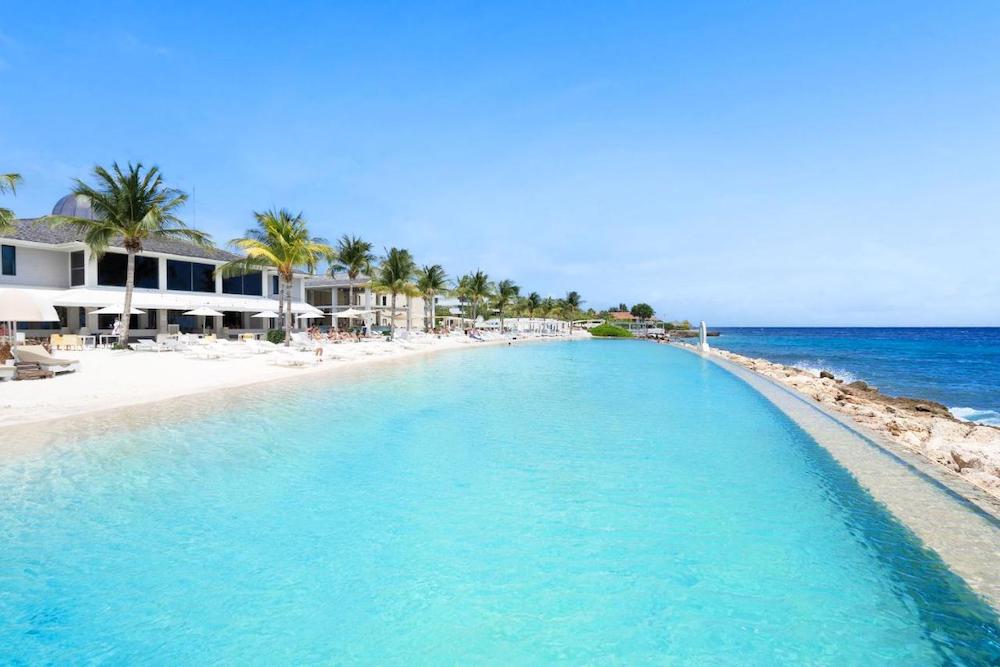 Papagayo beach, Infinity Pool