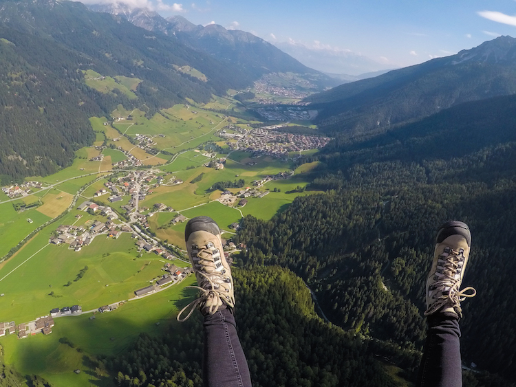 paragliden in stubai in de zomer