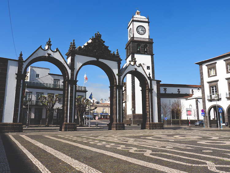 Ponta-Delgada-Portas-da-Cidade