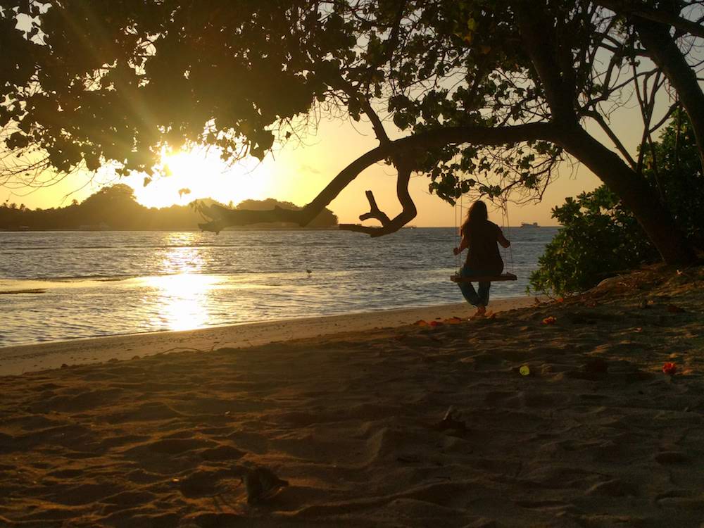 Rashdoo Malediven Bikini beach zonsondergang