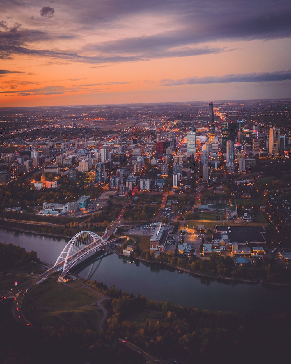 Roadtrip Edmonton Jasper Skyline_Evening_AtTheLookout