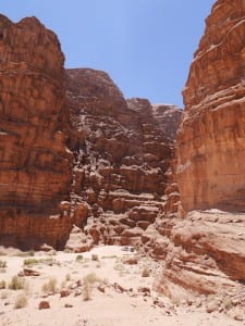 Rotsen 1750 meter hoog wadi rum