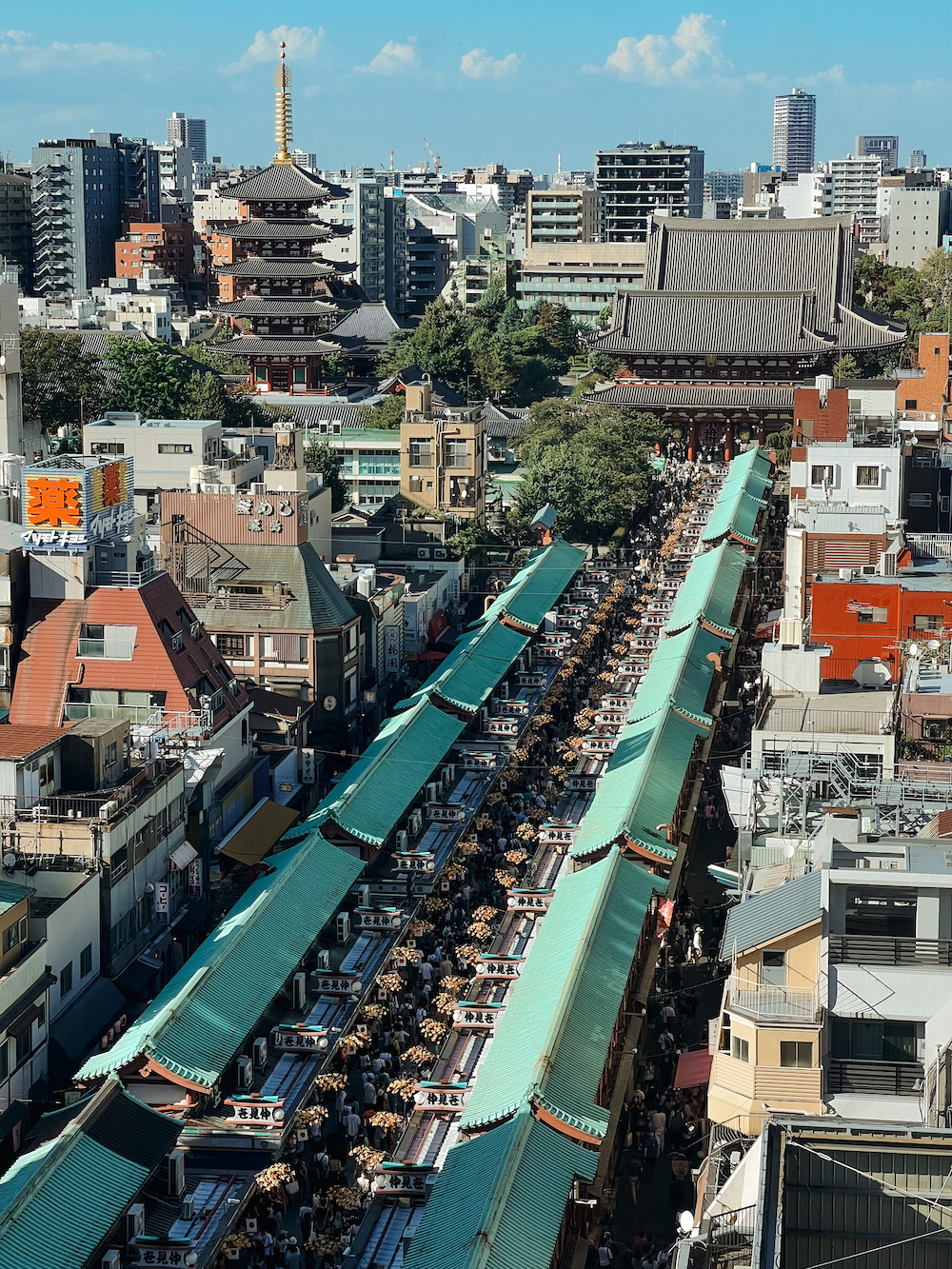 Senso ji tempel vanaf boven tokyo