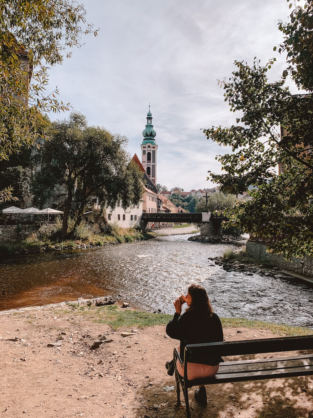 Slenteren door de straten van Cesky Krumlov