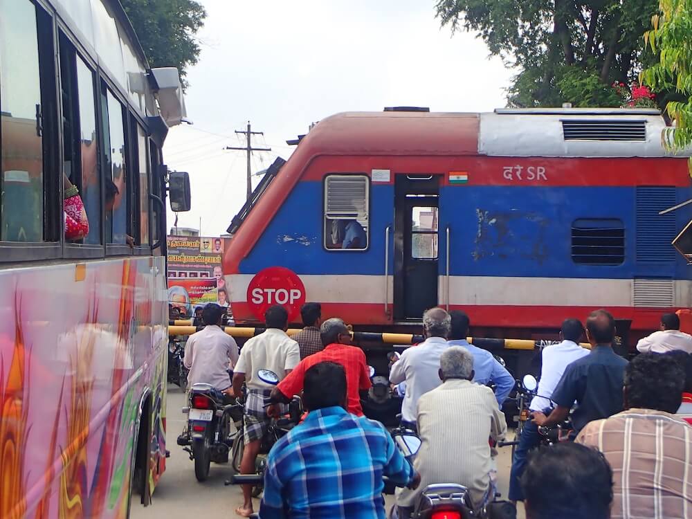 Spoorovergang trein india