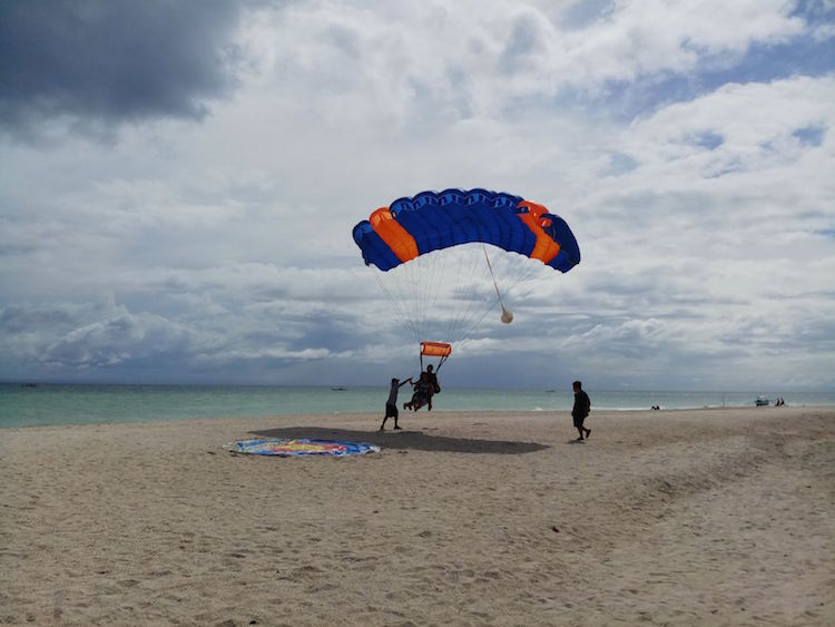 Strandlanding skydive cebu filipijnen