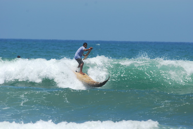 surfen-in-peru-caballito-de-totora