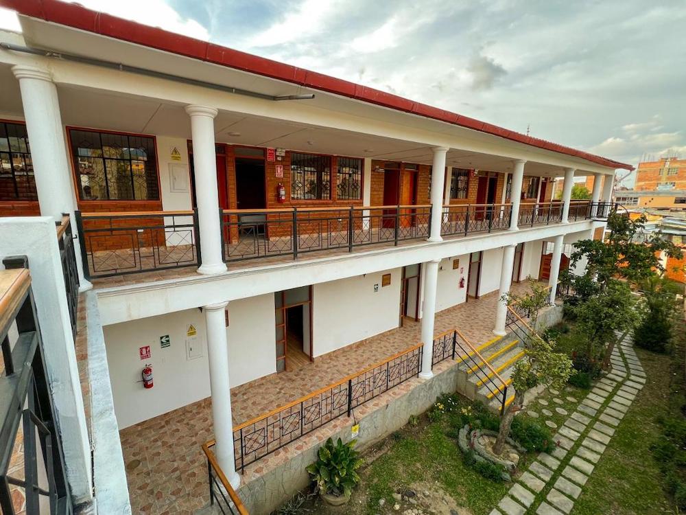 Tupac hostel