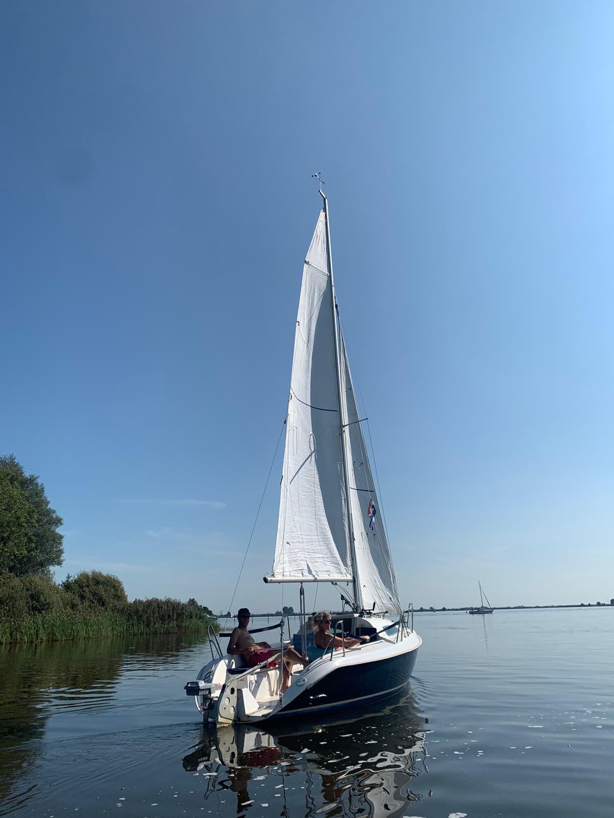 Varen op het sneekermeer vaarvakantie friesland