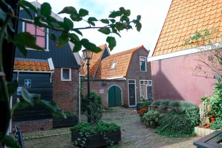 volendam tips