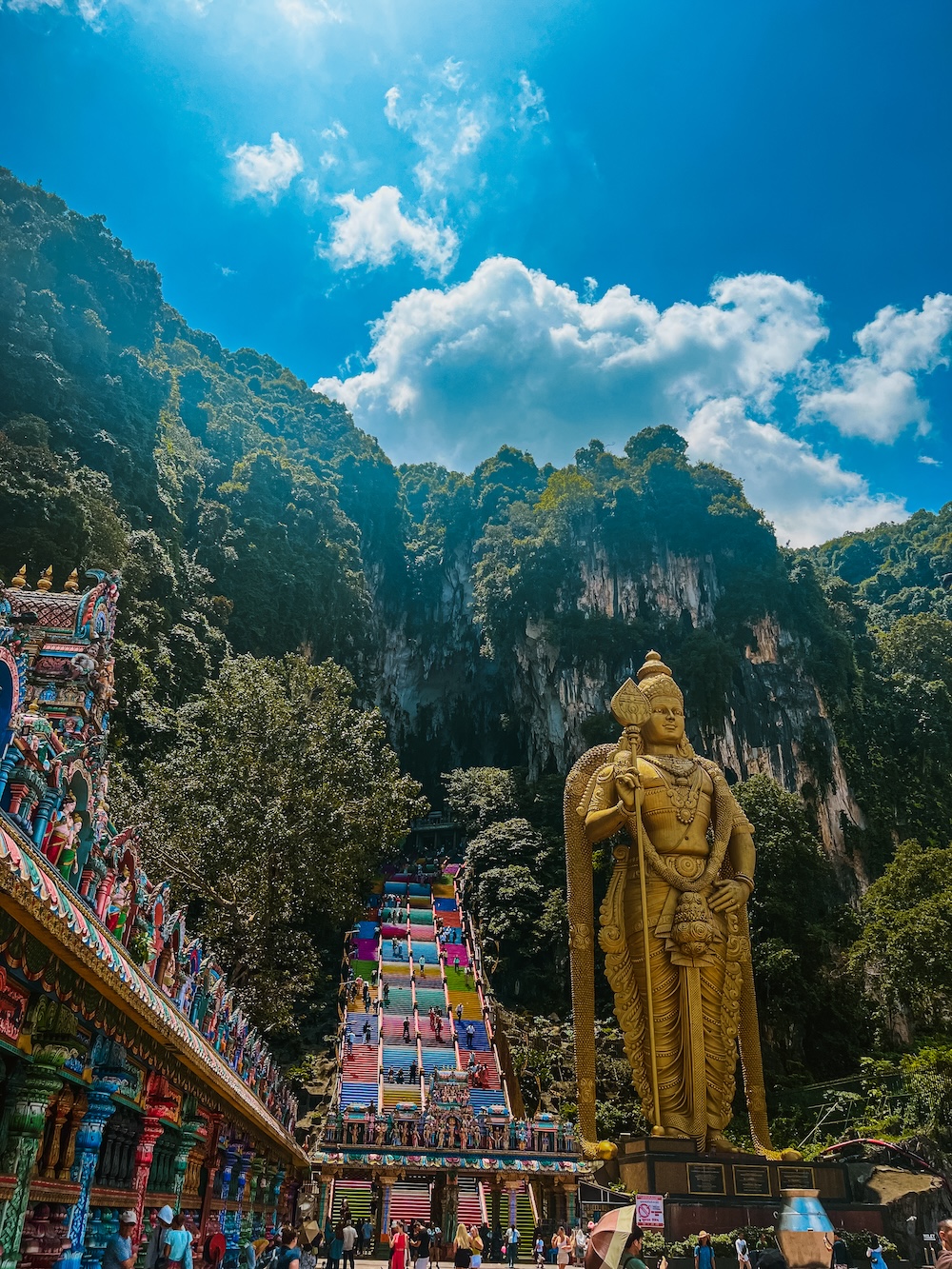 Voorkant batu caves