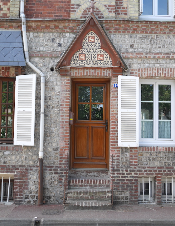 Wandelen door Etretat