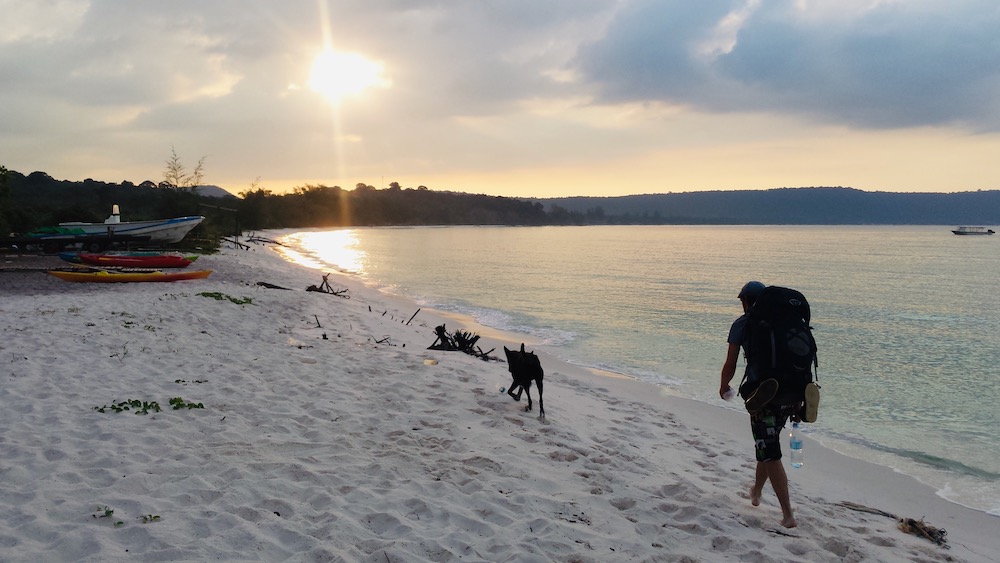 Wandelen zonsopgang jungle soksan beach