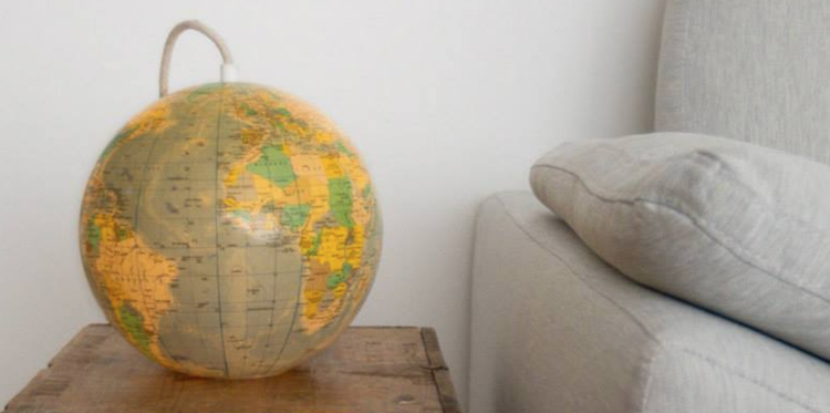 Deze wereldbol lamp wil elke reiziger hebben! WeAreTravellers