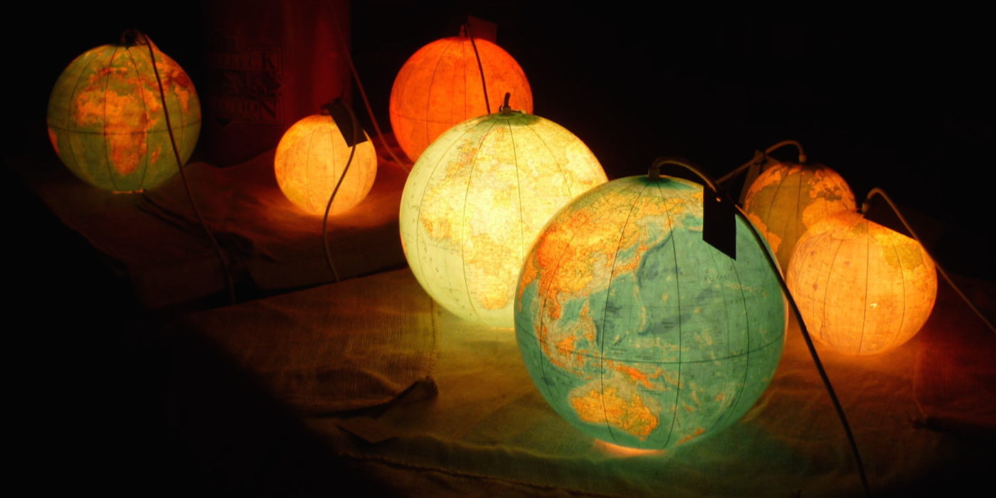 Deze wereldbol lamp wil elke reiziger hebben! WeAreTravellers