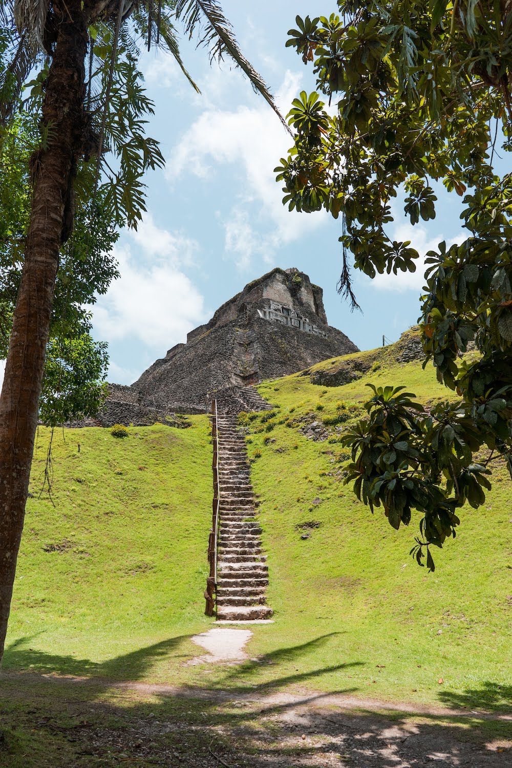 Xuantunic, Belize