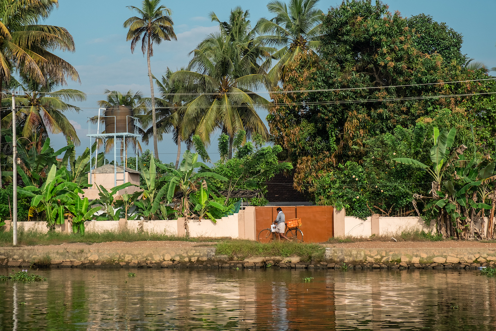 alleppey uitzicht vanaf boot india