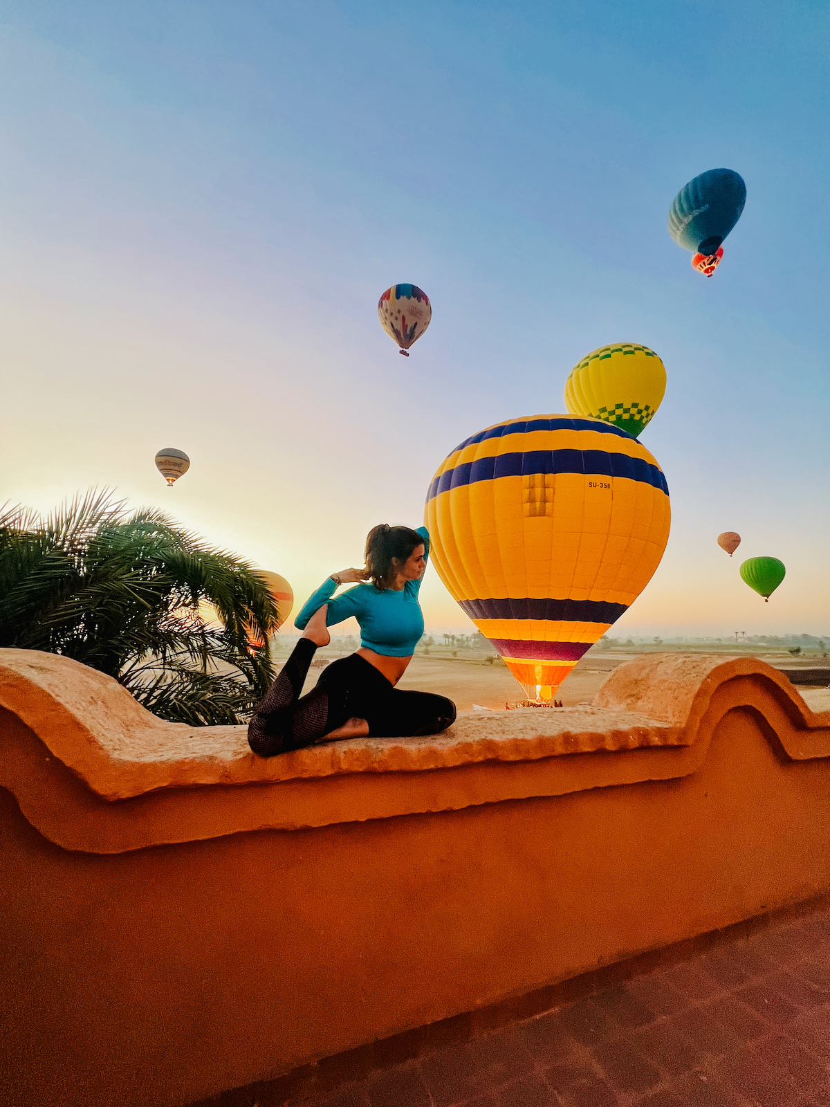 ballonvlucht bij luxor yoga op het dak