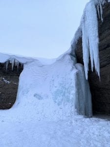 bevroren waterval spitsbergen