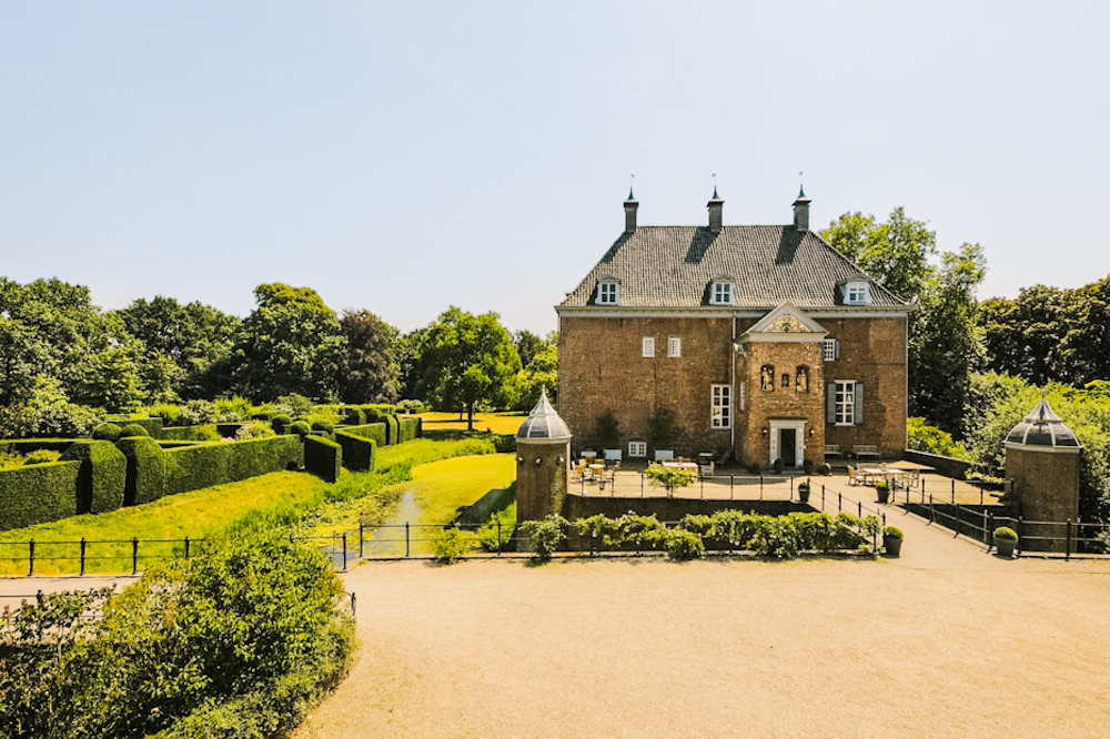 bijzonder overnachten nederland in een kasteel