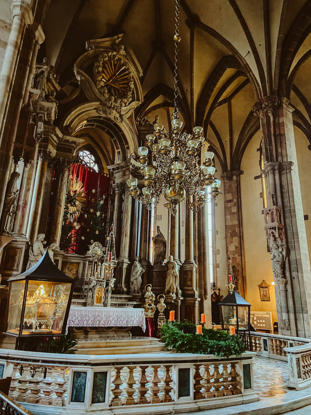 binnenkant duomo, Bolzano bezienswaardigheden