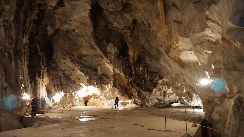 cat ba, hospital cave