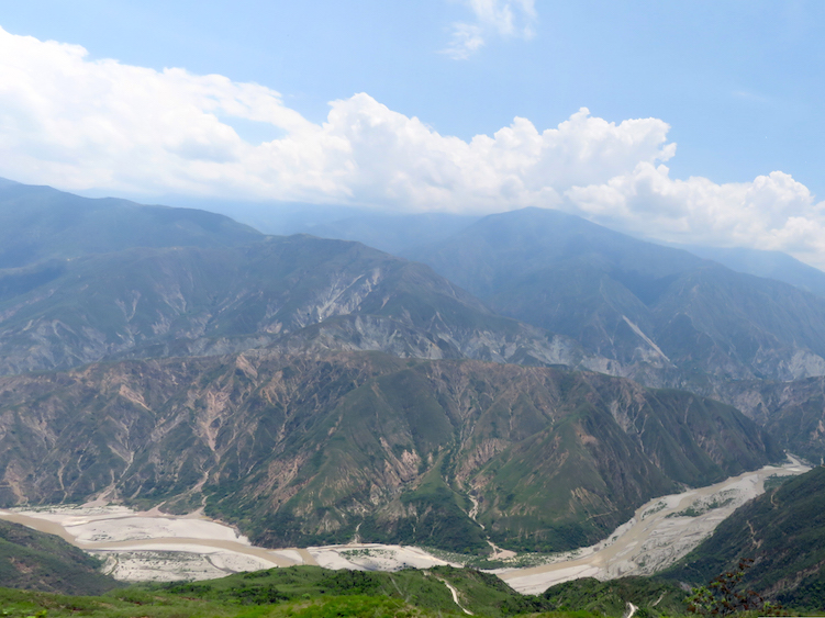 chicamocha canyon paragliden colombia Iris Timmermans