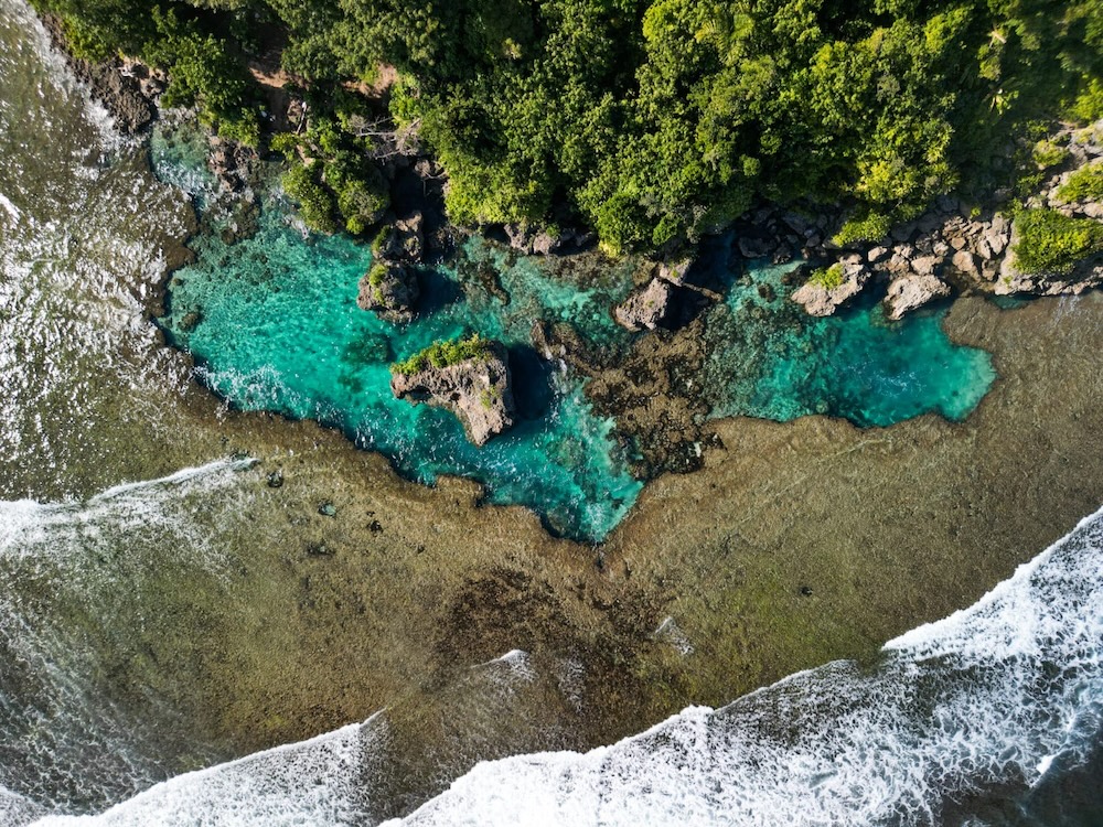 de helde zee rondom Siargao