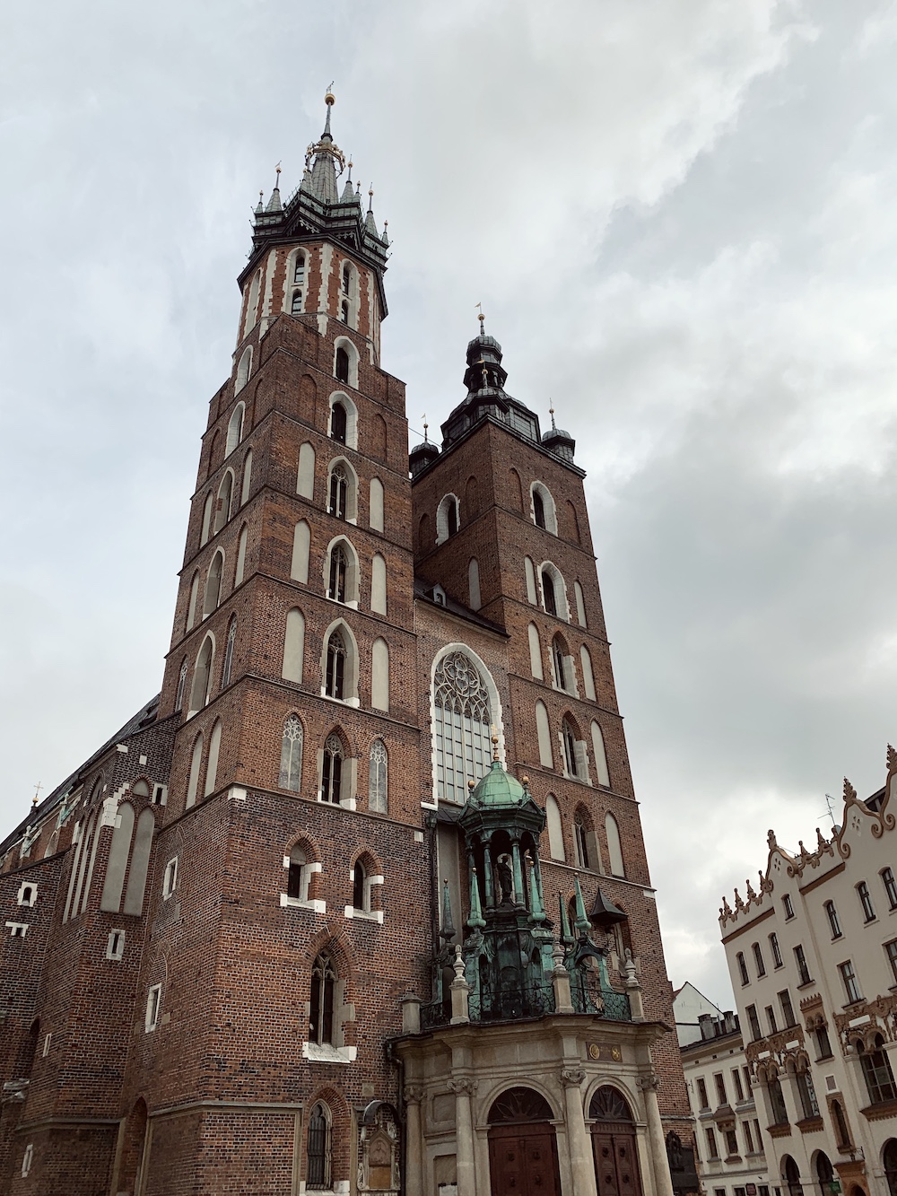 de mariakerk in krakau polen